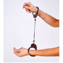 Эксклюзивные наручники со сменными цепями Be Mine